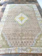 Vintage Kars, 6'9 x 10